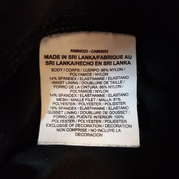 {M} Nike Soul Cycle Capri Leggings - Picture 7 of 8